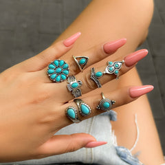 Chic 7 Pieces Antique Silver Embossed Pattern Turquoise Ring Set