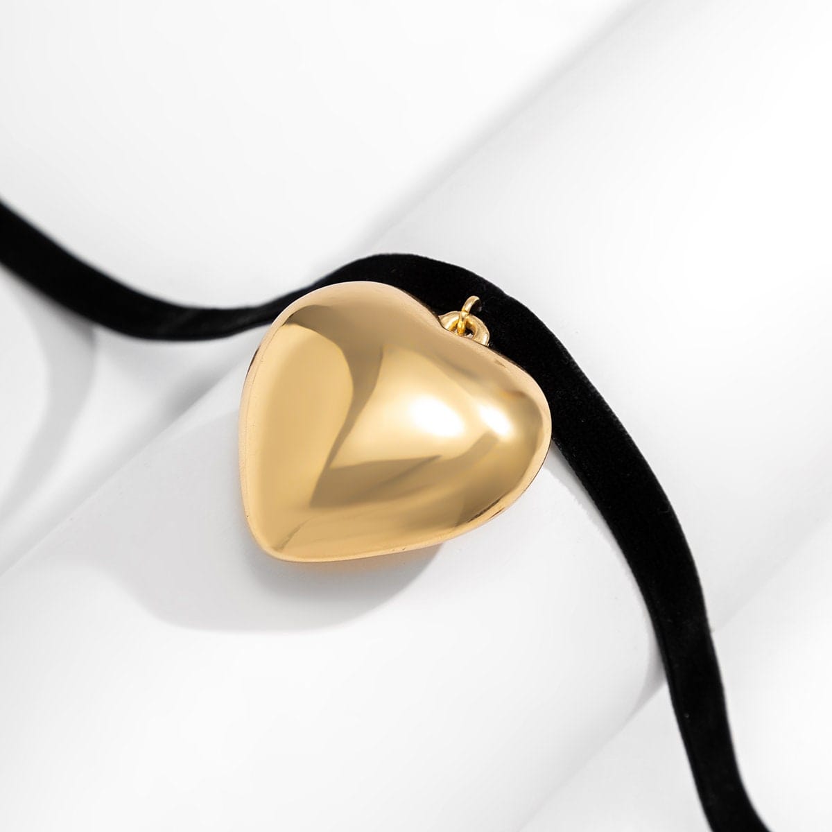 Trendy Heart Pendant Velvet Collar Choker Necklace