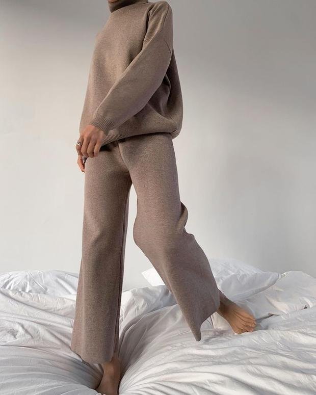 Oversized Turtleneck  Sweatshirt  & Pants set