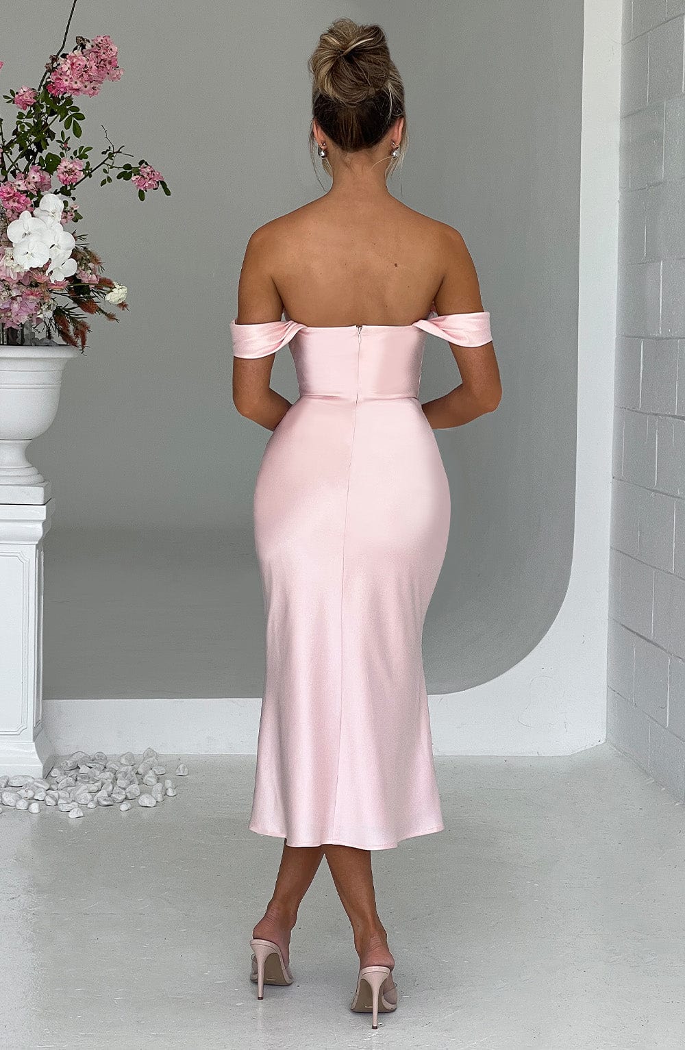 Jennifer Midikleid - Blush