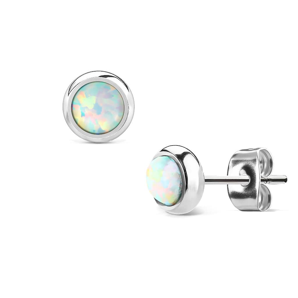 Paar Ohrstecker aus Chirurgenstahl mit 6 mm Fassung und weißem Opal