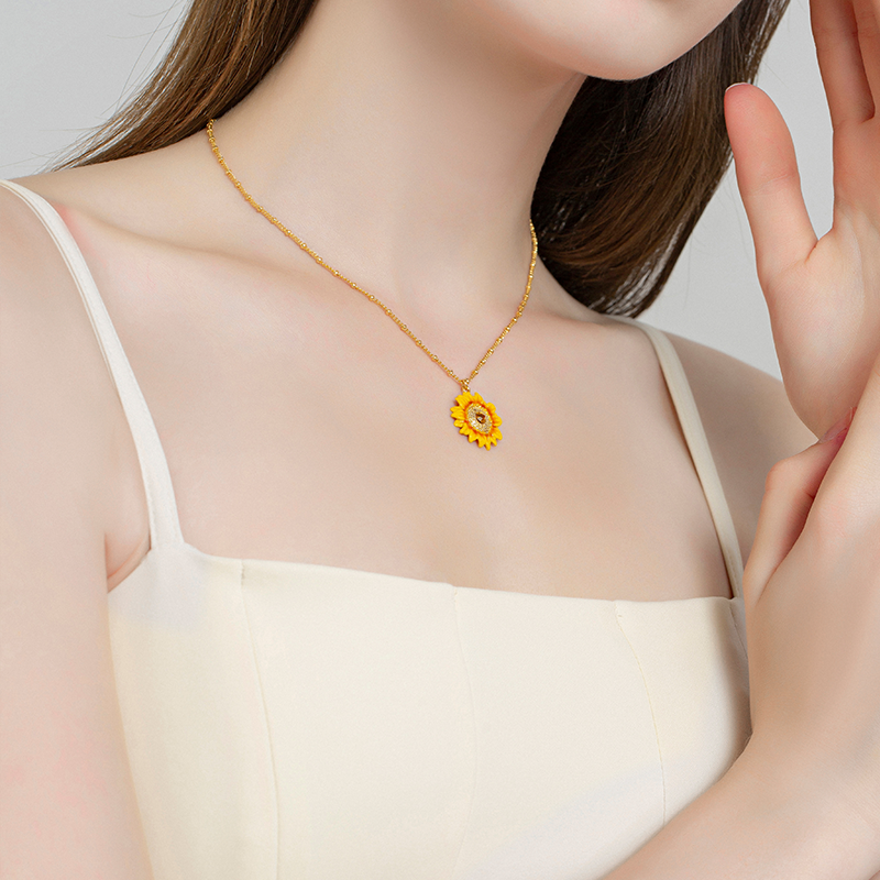 18K Maillard Style Simple Sunflower Enamel Necklace