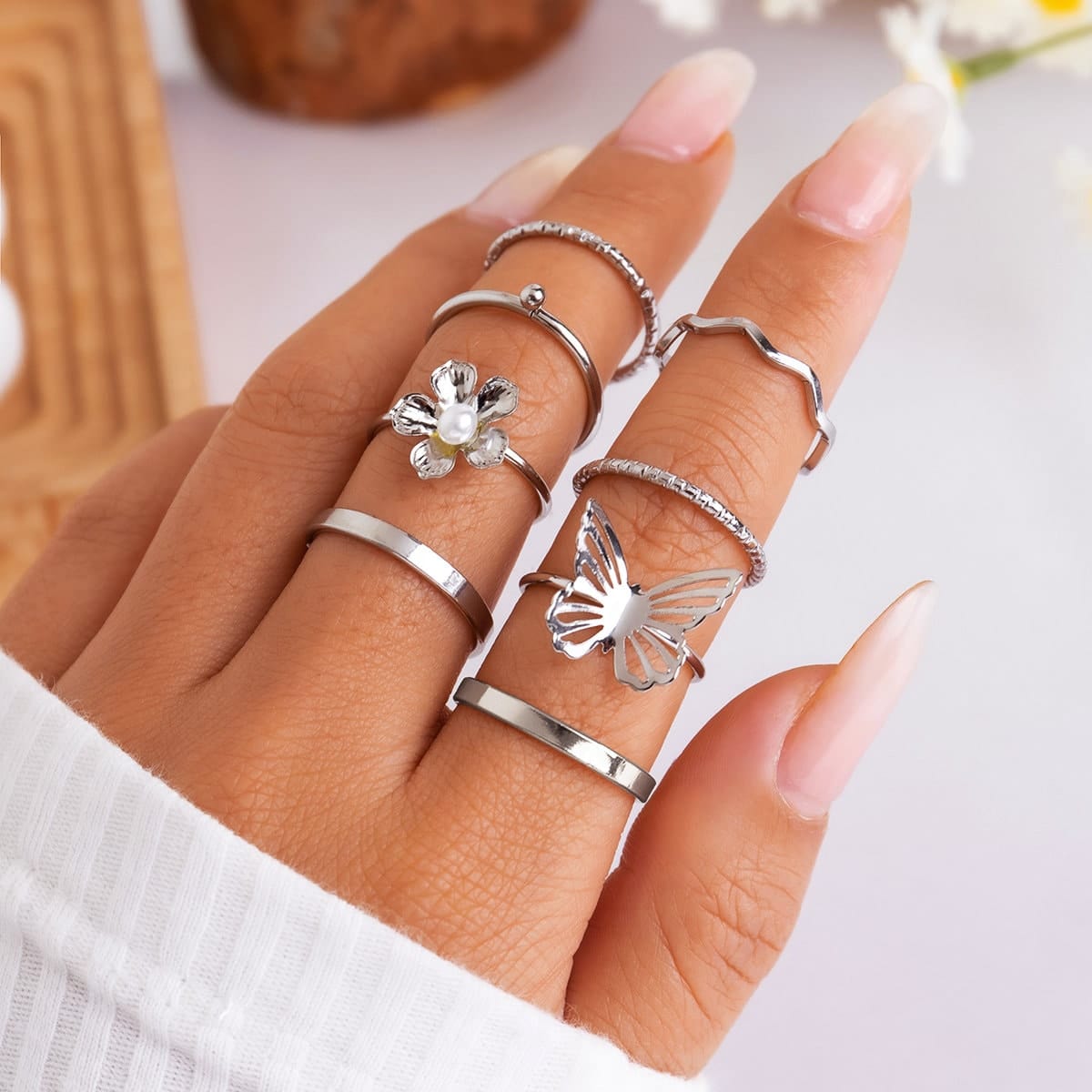 Chic 8 Pieces Butterfly Floral Ring Set