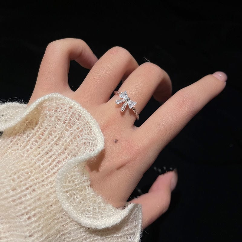 Chic Adjustable Crystal Bowknot Ring