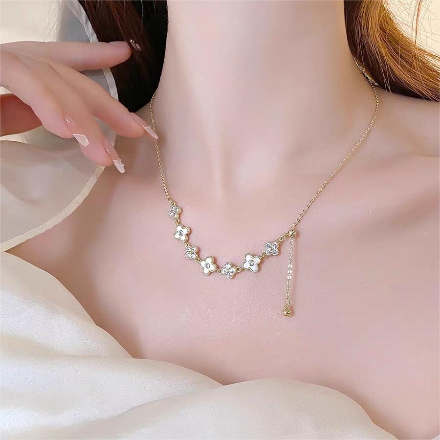 Chic CZ Inlaid Natural Pearl Shell Floral Necklace