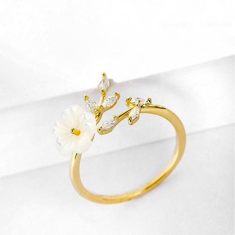 Chic CZ Inlaid Natural Pearl Shell Flower Ring