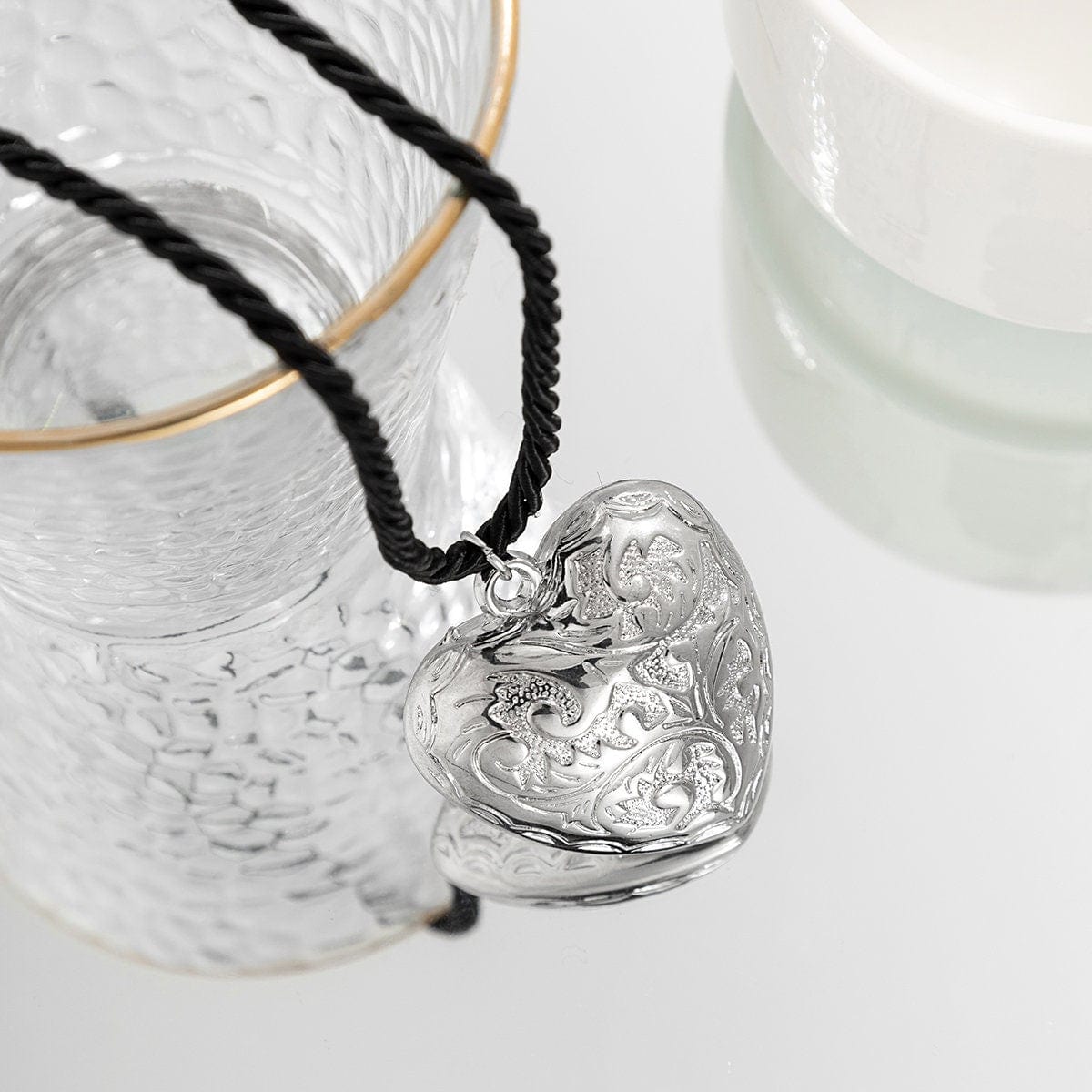 Chic Embossed Heart Necklace