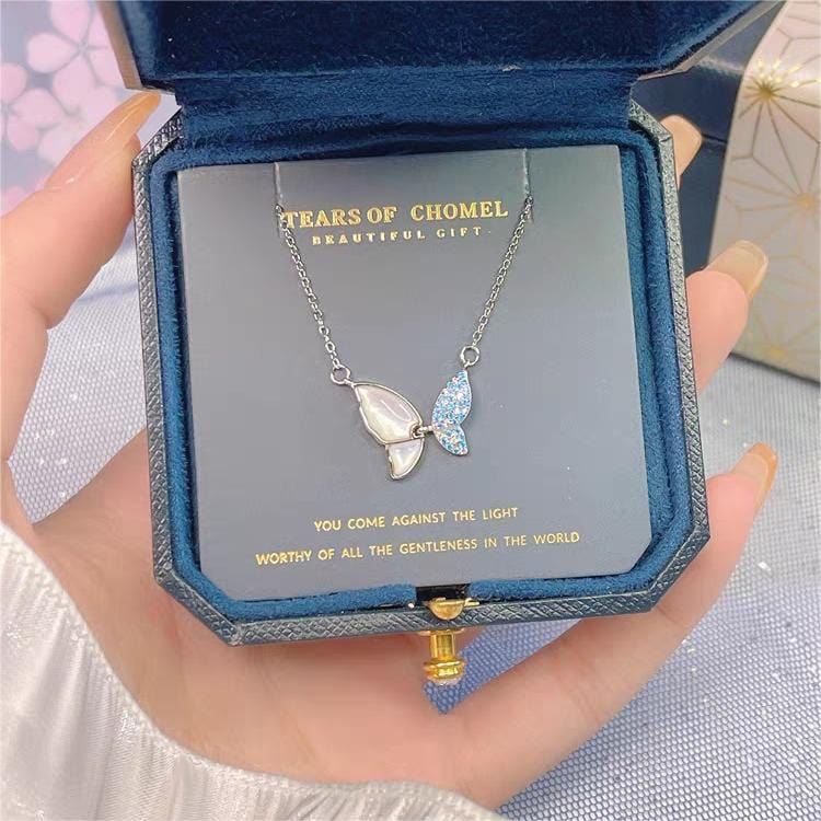 Chic Flapping Wings Butterfly Necklace