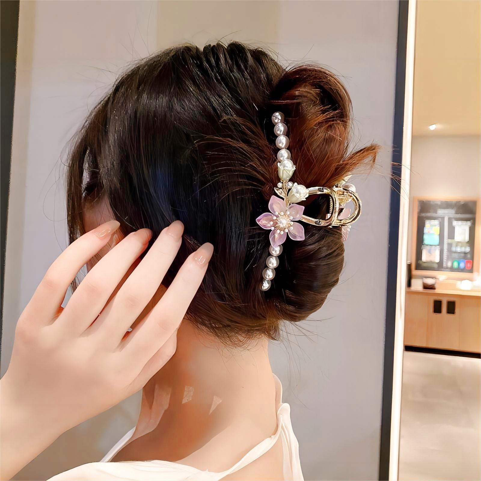 Chic Floral Pearl Chignon Claw Clip Hair Clip