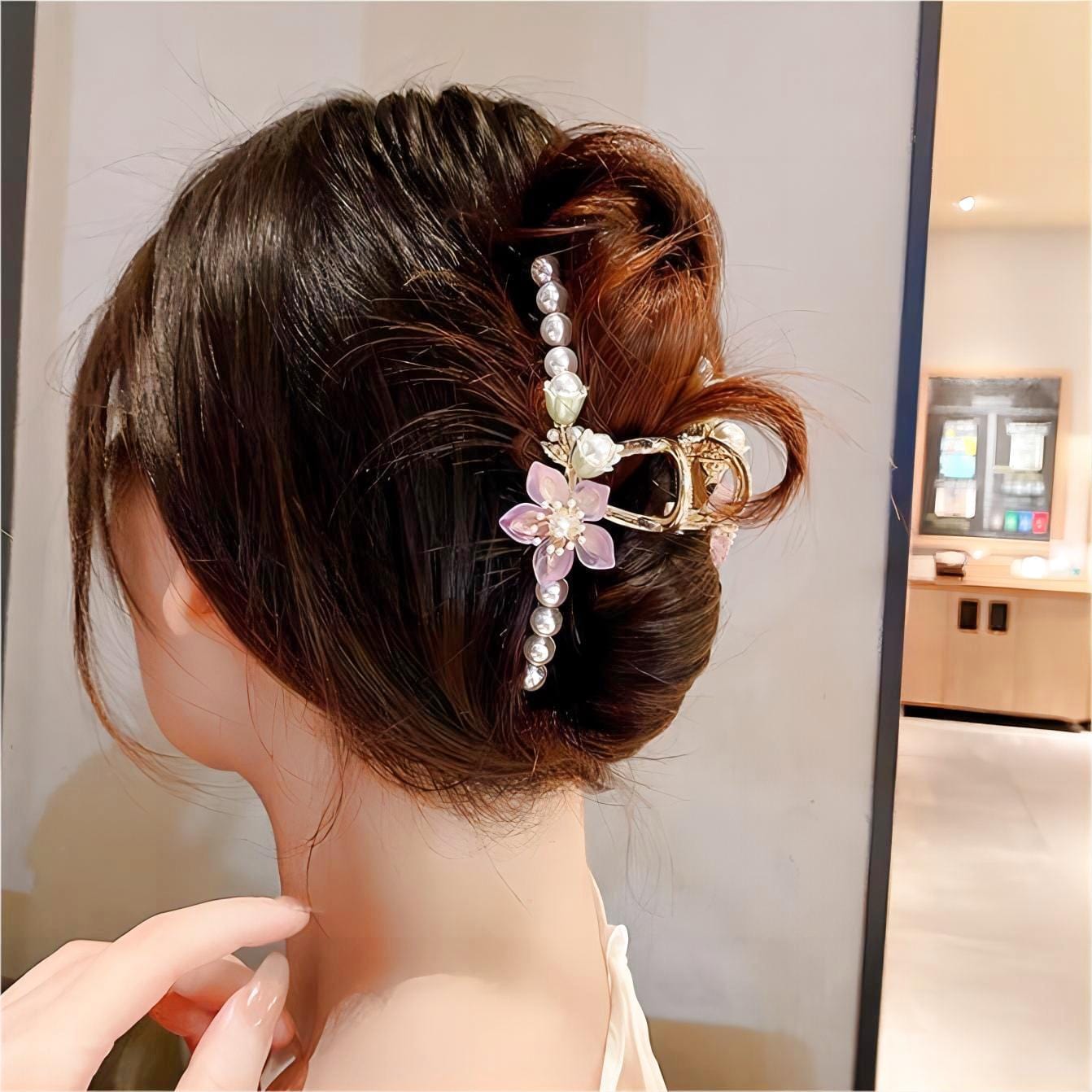 Chic Floral Pearl Chignon Claw Clip Hair Clip