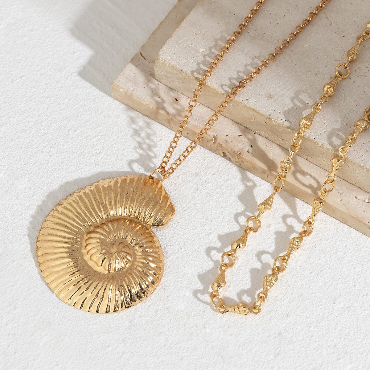 Chic Layered Chunky Conch Shell Pendant Chain Necklace Set