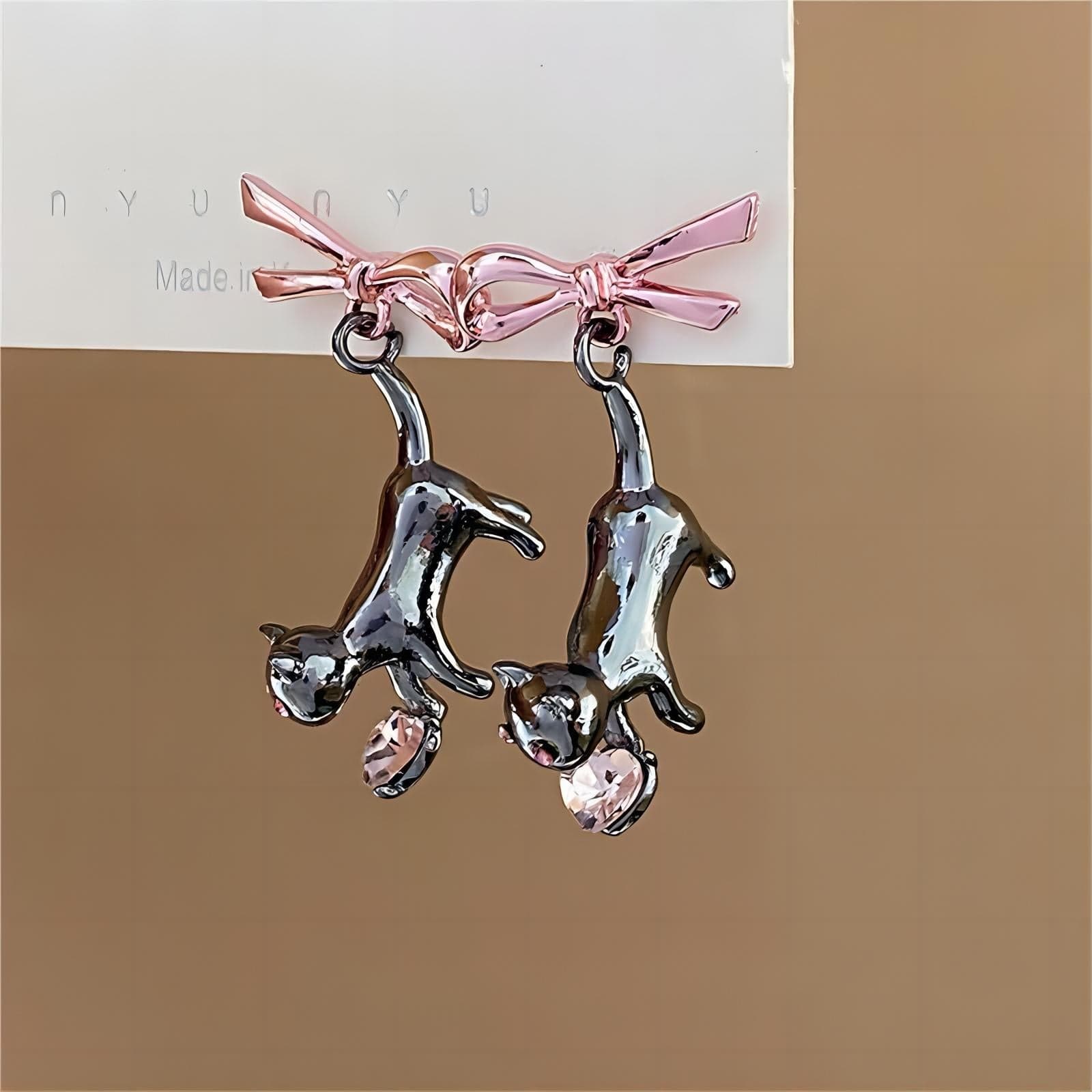 Chic Pink Crystal Heart Dangling Ribbon Cat Earrings