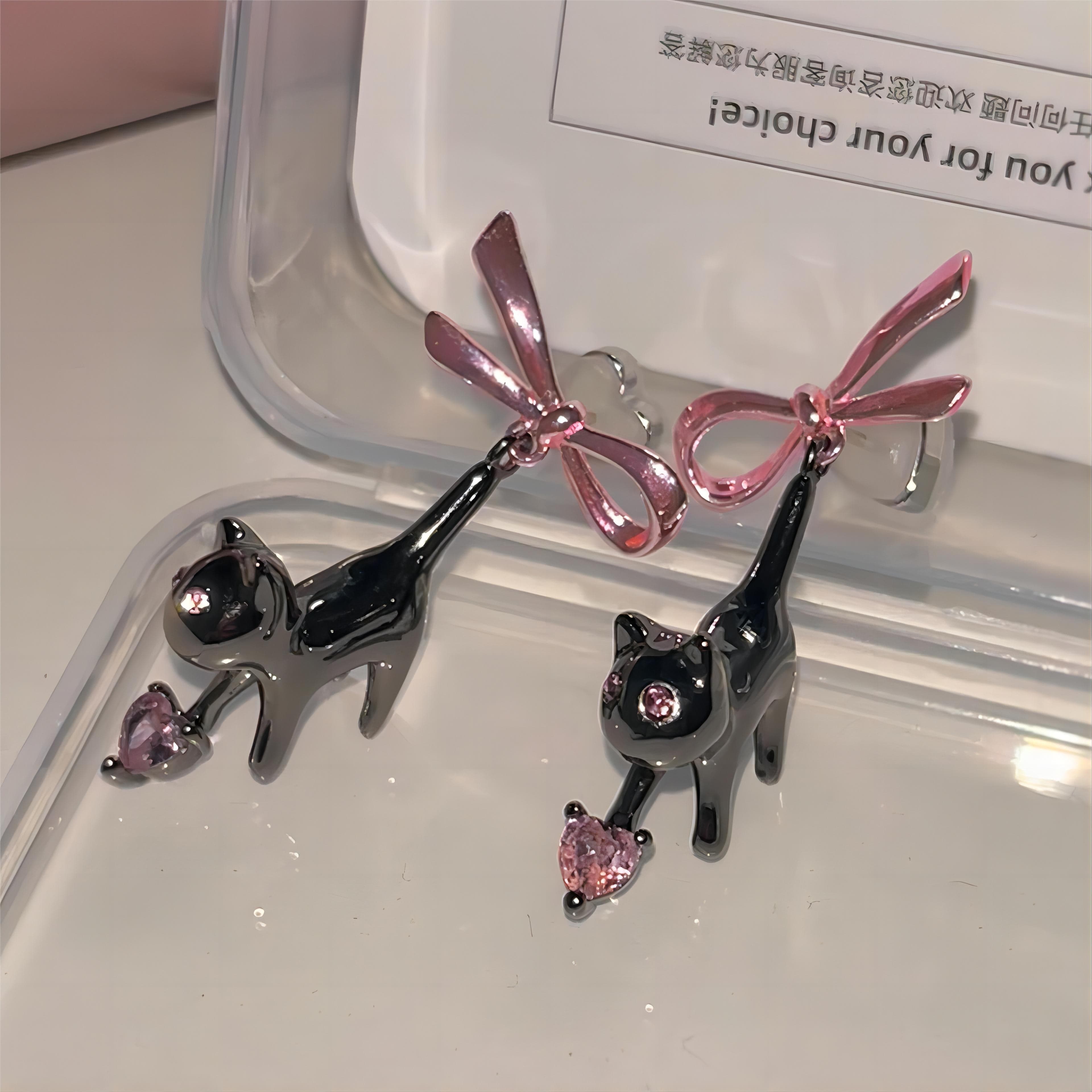 Chic Pink Crystal Heart Dangling Ribbon Cat Earrings