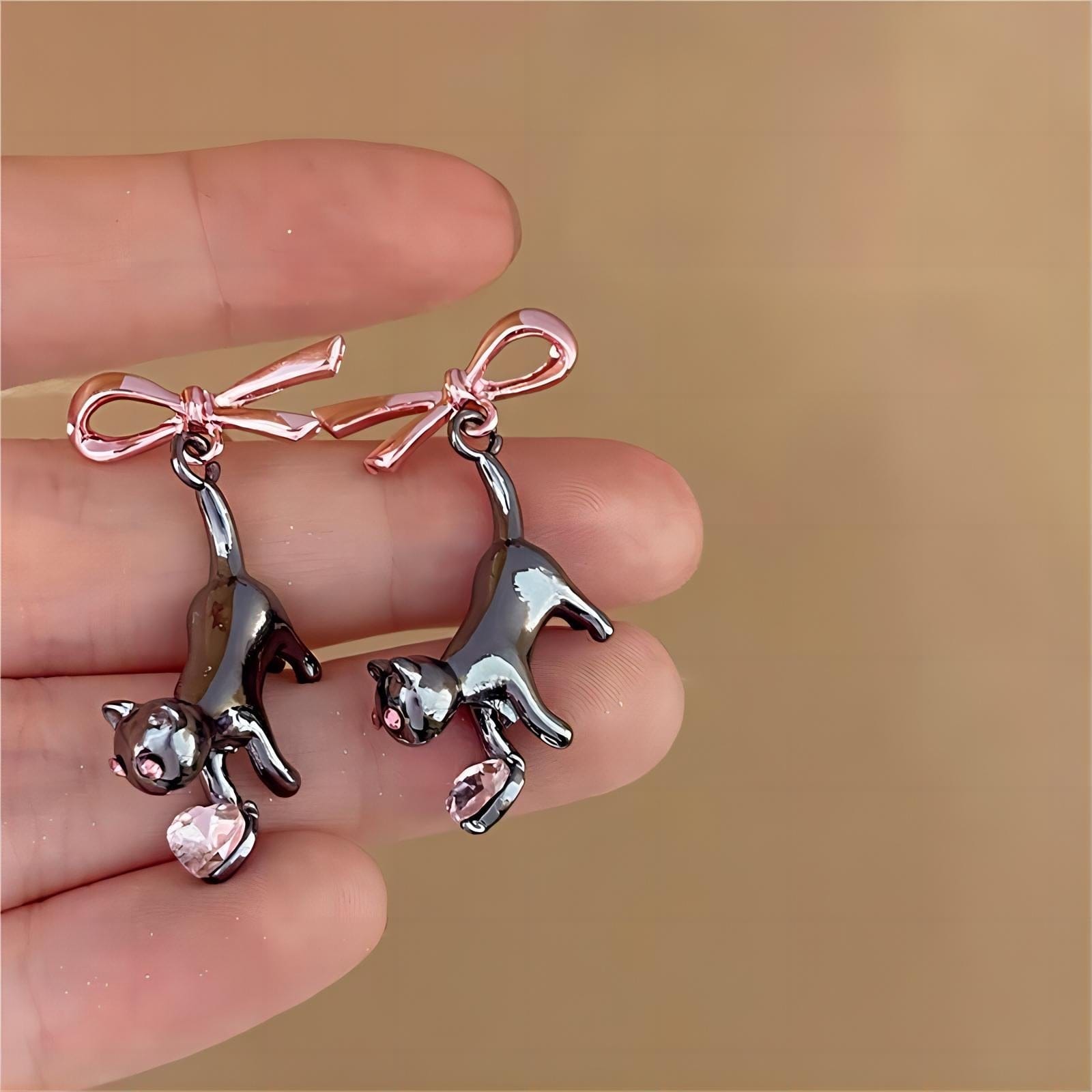 Chic Pink Crystal Heart Dangling Ribbon Cat Earrings