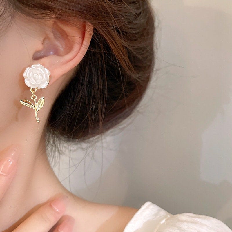 Chic Resin White Flower Dangle Earrings