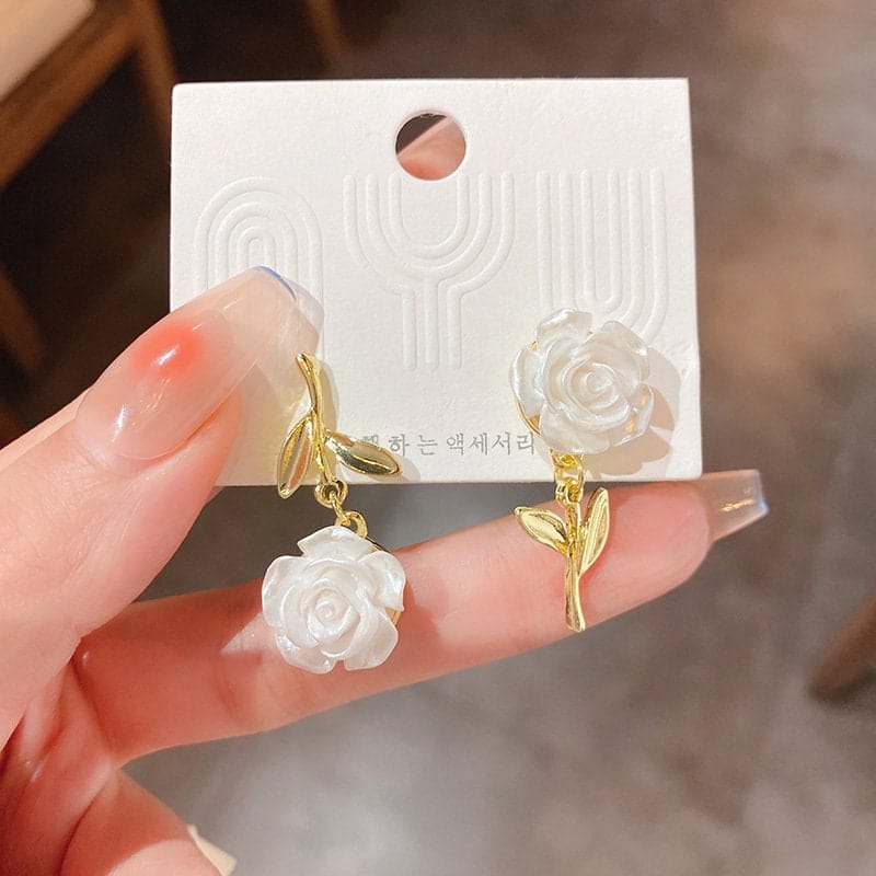 Chic Resin White Flower Dangle Earrings