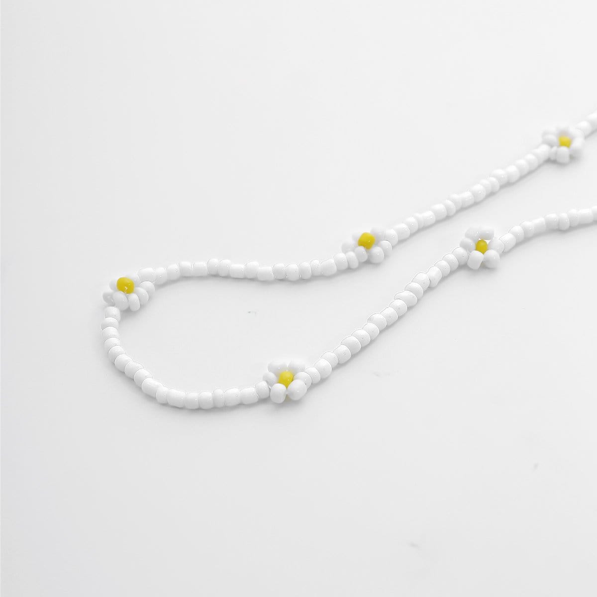 Dainty Seed Beaded Floral Daisy Choker Necklace