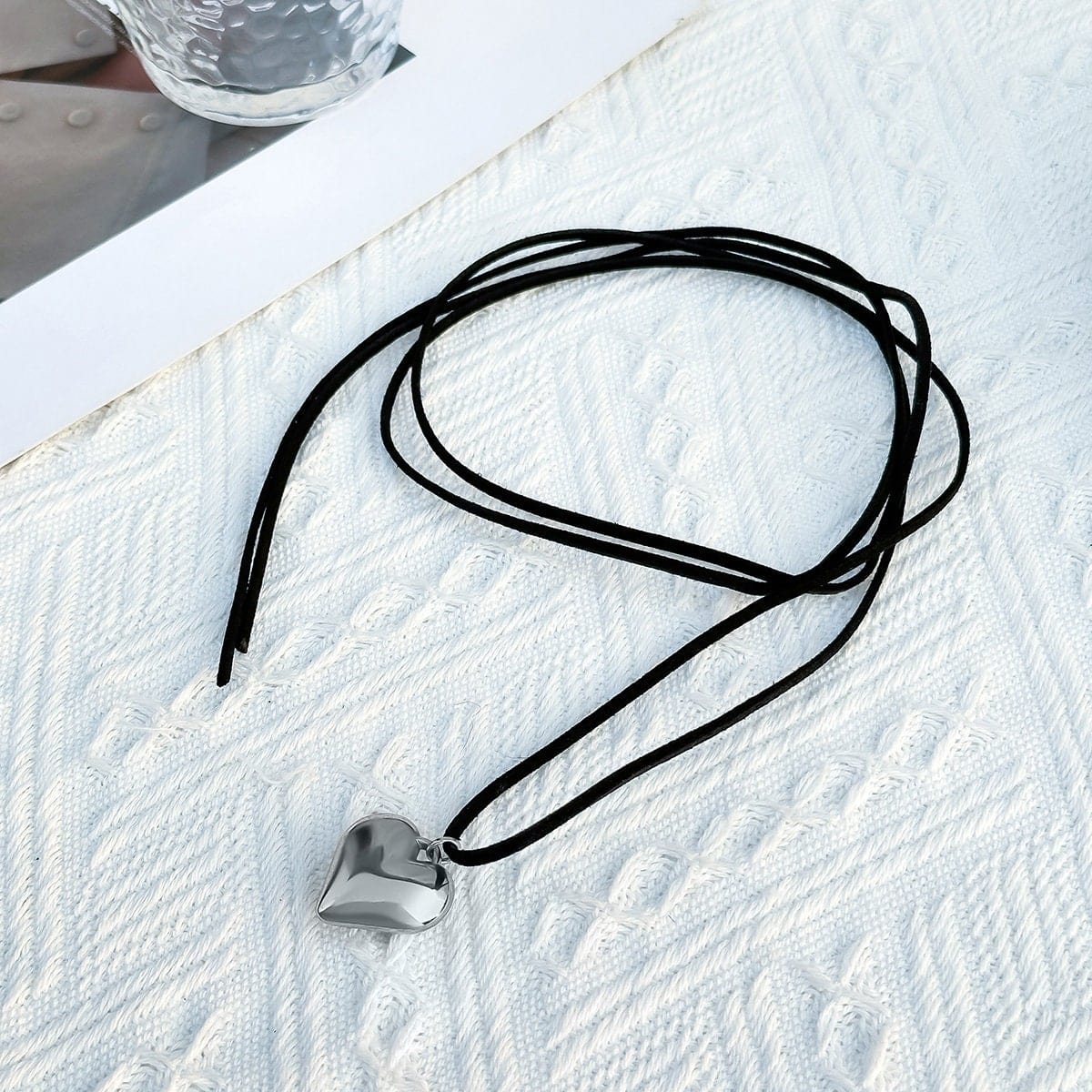 Geometric Heart Pendant Velvet String Necklace