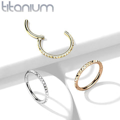Titan-Klickerring in Implantatqualität mit Roségold-PVD-Beschichtung und geriffeltem Scharnier