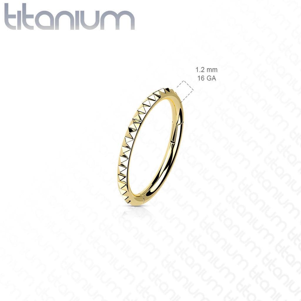 Titan-Klickerring in Implantatqualität mit Roségold-PVD-Beschichtung und geriffeltem Scharnier