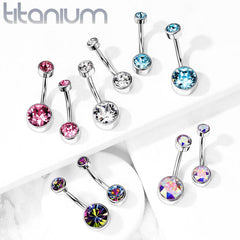 Bauchnabelpiercing aus Titan mit Innengewinde und weißem Edelstein
