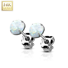 Paar Ohrstecker aus massivem 14 kt Weißgold mit runden Krallen und weißem Opal