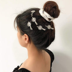 Trendy 5 Pieces Silver Tone Floral Pattern Hair Clip